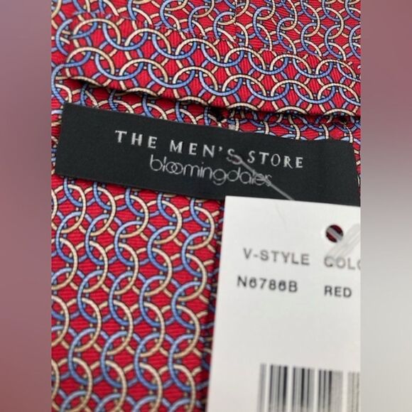 NEW Bloomingdale’s The Mens Store 100% Silk Neck Tie, Red, Interlocking Circle - Picture 4 of 6